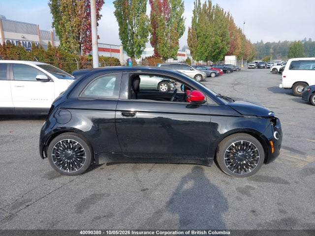 Fiat 500e Red 2024 ZFAFFAA45RX220150 Image 14