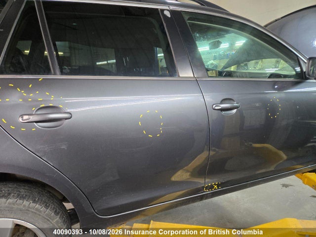 40090393 :رقم المزاد ، 3VWTL8AJ4AM619125 vin ، 2010 Volkswagen Golf مزاد بيع