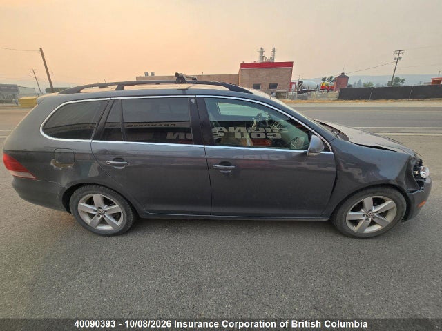 40090393 :رقم المزاد ، 3VWTL8AJ4AM619125 vin ، 2010 Volkswagen Golf مزاد بيع
