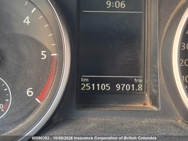 40090393 :رقم المزاد ، 3VWTL8AJ4AM619125 vin ، 2010 Volkswagen Golf مزاد بيع