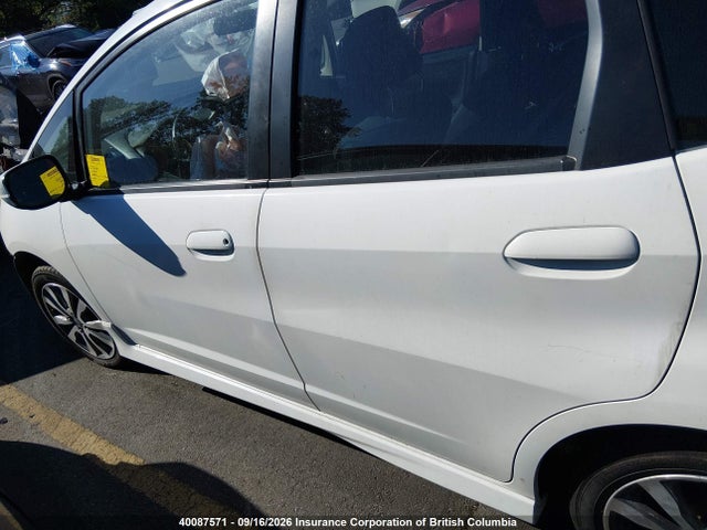40087571 :رقم المزاد ، LUCGE8G76D3000487 vin ، 2013 Honda Fit Sport مزاد بيع