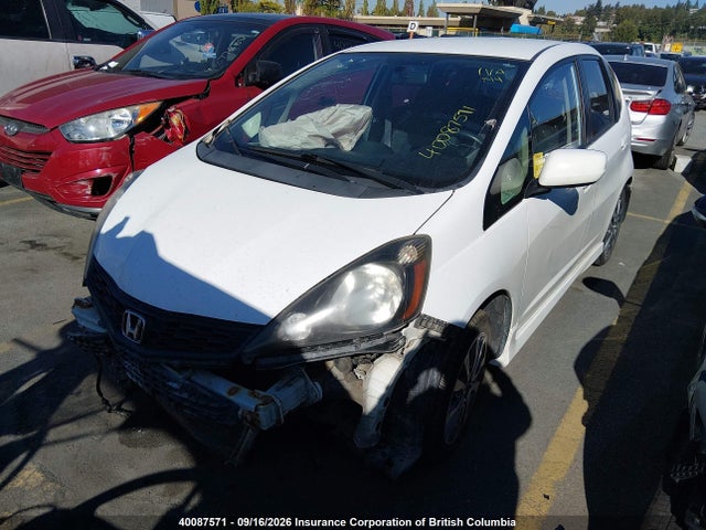 40087571 :رقم المزاد ، LUCGE8G76D3000487 vin ، 2013 Honda Fit Sport مزاد بيع