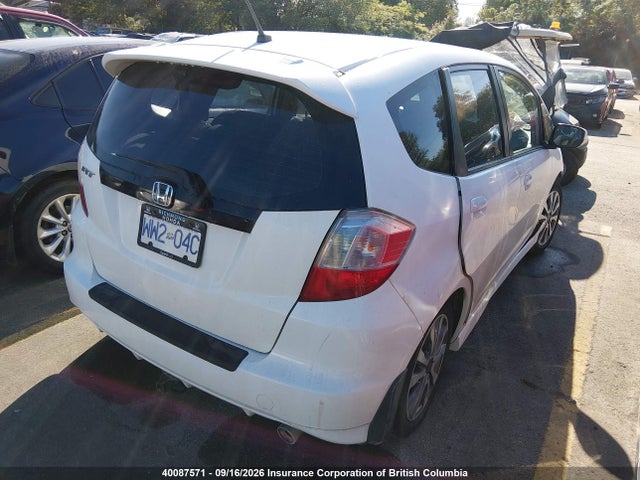 40087571 :رقم المزاد ، LUCGE8G76D3000487 vin ، 2013 Honda Fit Sport مزاد بيع