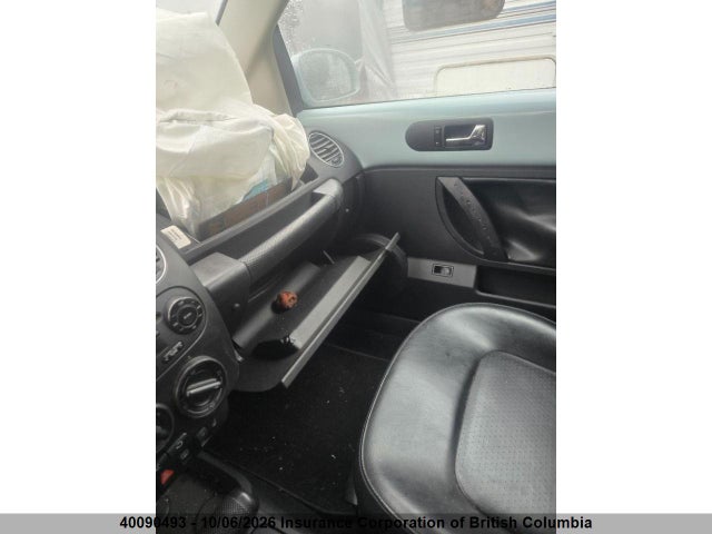40090493 :رقم المزاد ، 3VWRF21Y16M330772 vin ، 2006 Volkswagen New Beetle Convertible 2.5l مزاد بيع