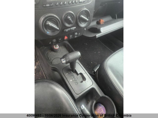 40090493 :رقم المزاد ، 3VWRF21Y16M330772 vin ، 2006 Volkswagen New Beetle Convertible 2.5l مزاد بيع