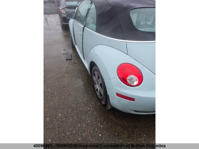 40090493 :رقم المزاد ، 3VWRF21Y16M330772 vin ، 2006 Volkswagen New Beetle Convertible 2.5l مزاد بيع