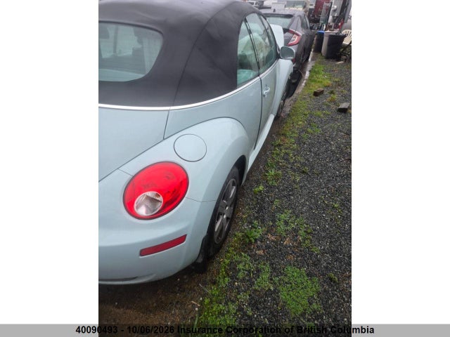 40090493 :رقم المزاد ، 3VWRF21Y16M330772 vin ، 2006 Volkswagen New Beetle Convertible 2.5l مزاد بيع
