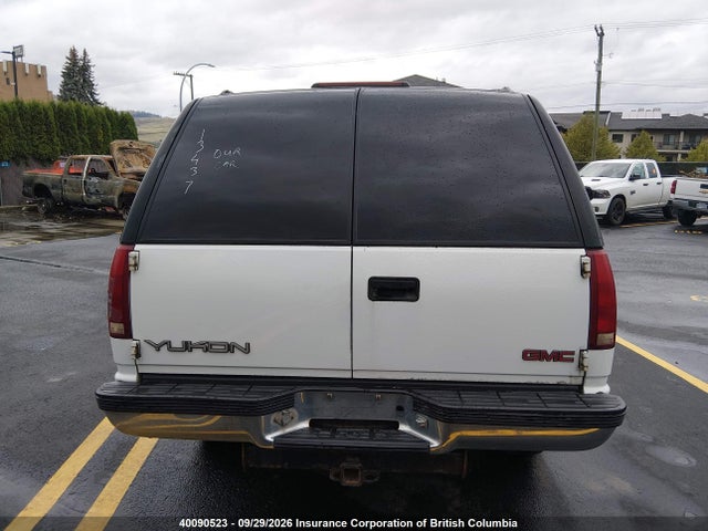 40090523 :رقم المزاد ، 1GKEK13R6XJ801752 vin ، 1999 Gmc Yukon مزاد بيع