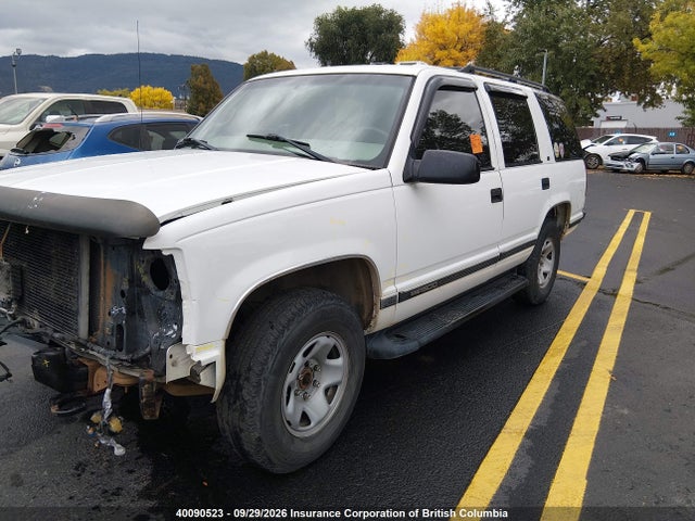40090523 :رقم المزاد ، 1GKEK13R6XJ801752 vin ، 1999 Gmc Yukon مزاد بيع