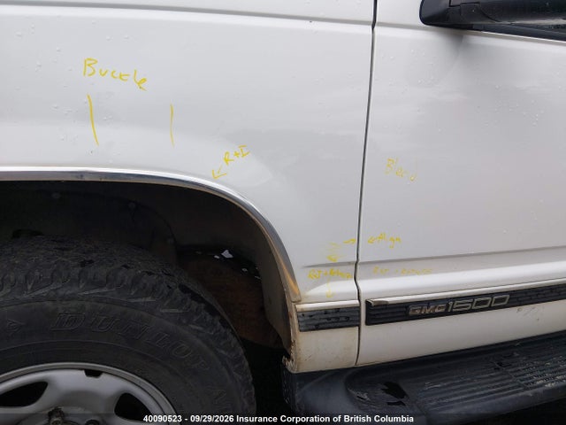 40090523 :رقم المزاد ، 1GKEK13R6XJ801752 vin ، 1999 Gmc Yukon مزاد بيع