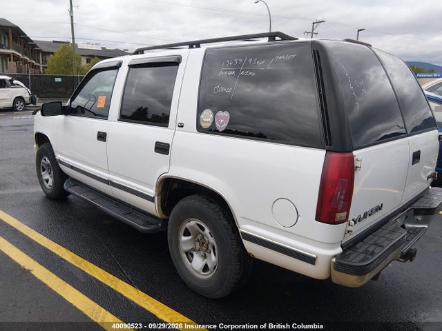 40090523 :رقم المزاد ، 1GKEK13R6XJ801752 vin ، 1999 Gmc Yukon مزاد بيع