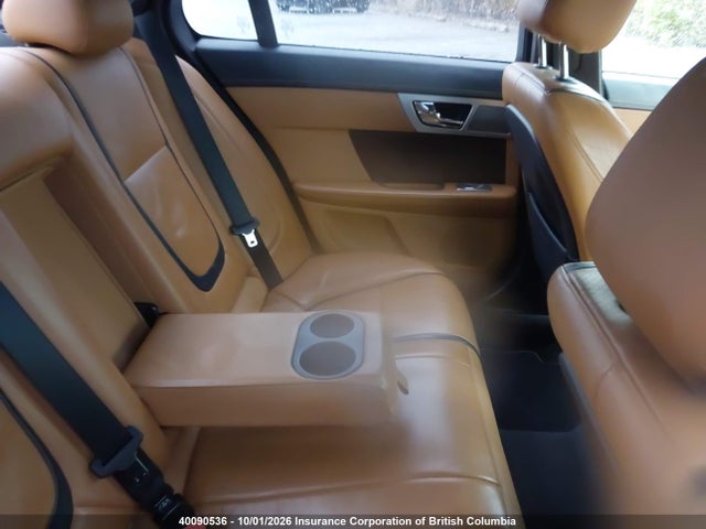 40090536 :رقم المزاد ، SAJXJ0EFXD8S89003 vin ، 2013 Jaguar Xf مزاد بيع
