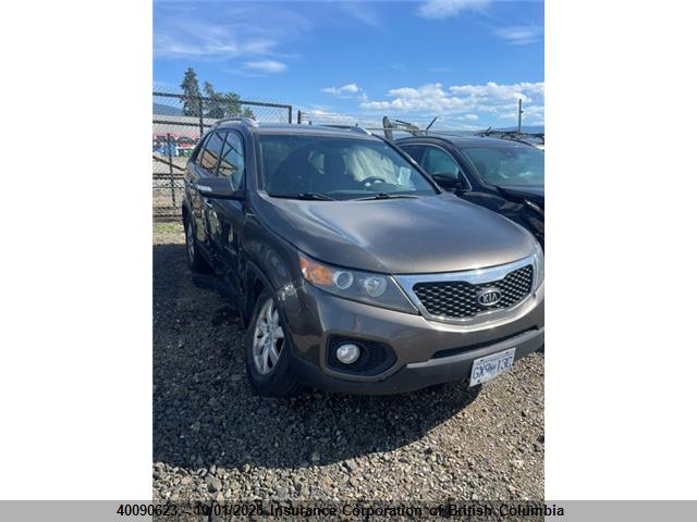 Auction sale of the 2013 Kia Sorento Lx/lx W/3rd Row, vin: 5XYKTDA2XDG403328, lot number: 40090623