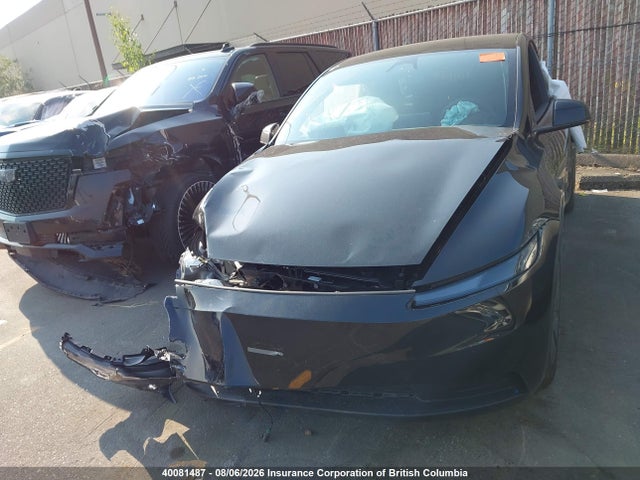 Tesla Model Y Standard Range 2026 XP7YGDFD0TB870321 Image 13