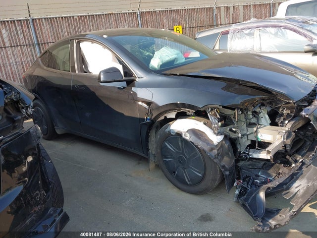 Tesla Model Y Standard Range 2026 XP7YGDFD0TB870321 Image 14