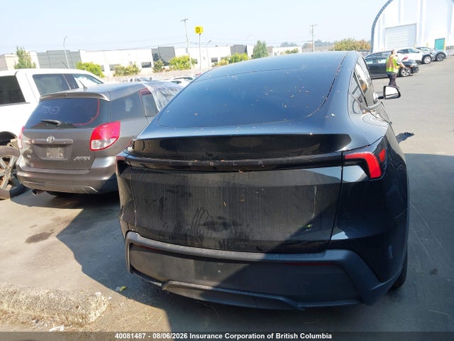 Tesla Model Y Standard Range 2026 XP7YGDFD0TB870321 Image 17