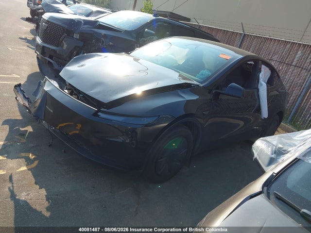 Tesla Model Y Standard Range 2026 XP7YGDFD0TB870321 Image 2