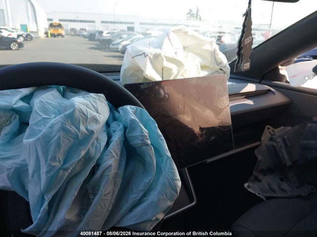 Tesla Model Y Standard Range 2026 XP7YGDFD0TB870321 Image 7