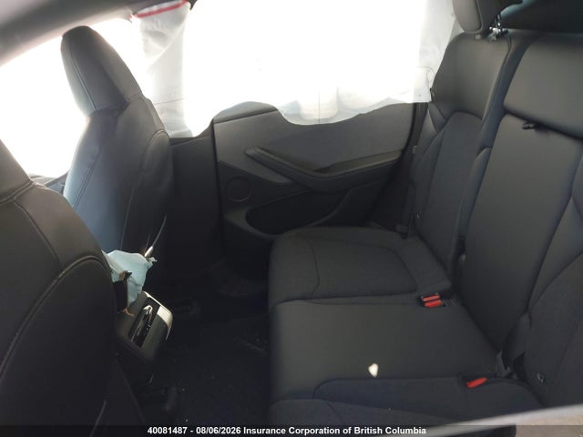 Tesla Model Y Standard Range 2026 XP7YGDFD0TB870321 Image 8