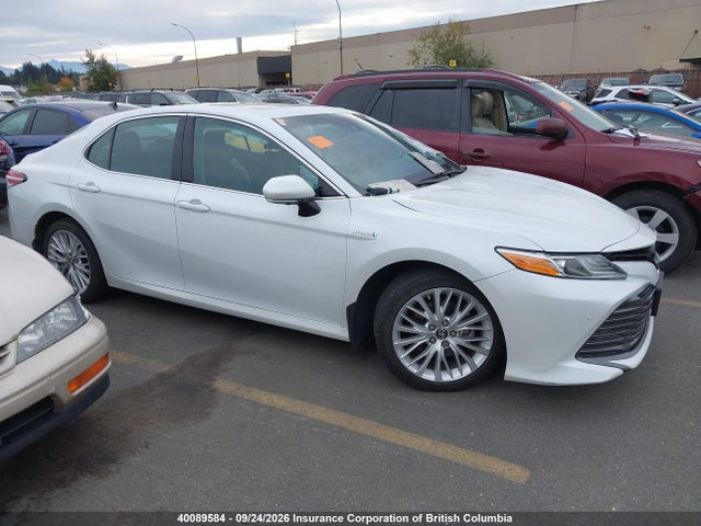 40089584 :رقم المزاد ، 4T1B21HK6JU001528 vin ، 2018 Toyota Camry Hybrid/le/xle/se مزاد بيع