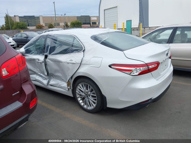 40089584 :رقم المزاد ، 4T1B21HK6JU001528 vin ، 2018 Toyota Camry Hybrid/le/xle/se مزاد بيع