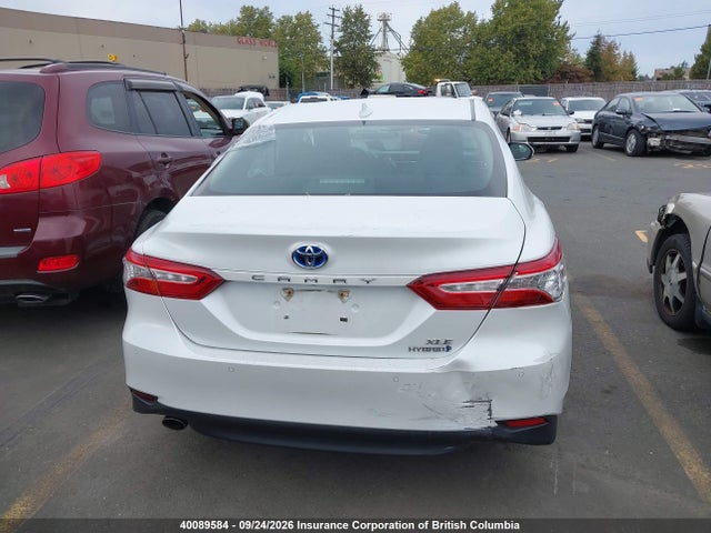 40089584 :رقم المزاد ، 4T1B21HK6JU001528 vin ، 2018 Toyota Camry Hybrid/le/xle/se مزاد بيع