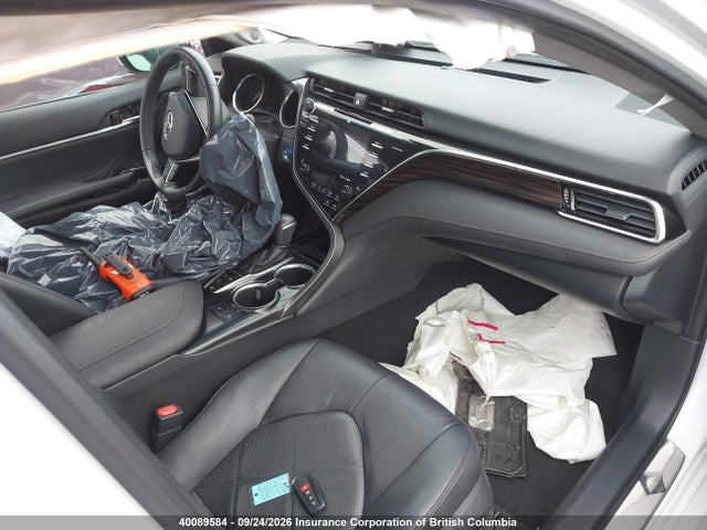 40089584 :رقم المزاد ، 4T1B21HK6JU001528 vin ، 2018 Toyota Camry Hybrid/le/xle/se مزاد بيع