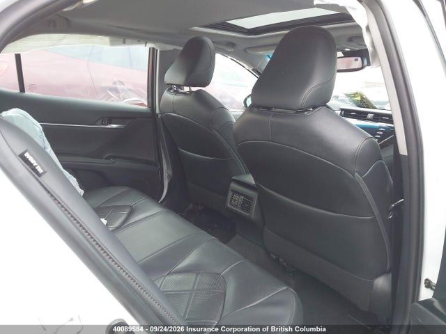 40089584 :رقم المزاد ، 4T1B21HK6JU001528 vin ، 2018 Toyota Camry Hybrid/le/xle/se مزاد بيع