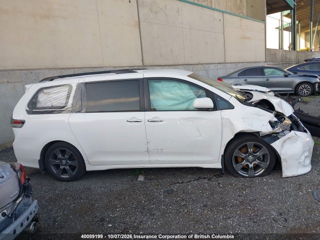 Aukcja sprzedaży 2017 Toyota Sienna Se, vin: 5TDXZ3DC1HS863652, numer aukcji: 40089199