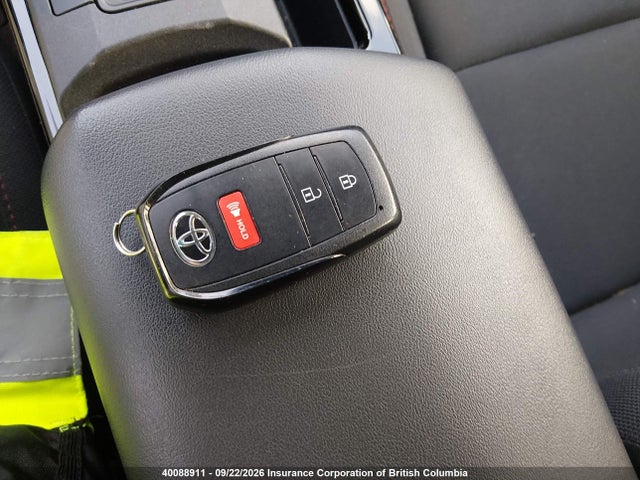 40088911 :رقم المزاد ، JTDACACU2R3020570 vin ، 2024 Toyota Prius Prime Se/xse/xse Premium مزاد بيع