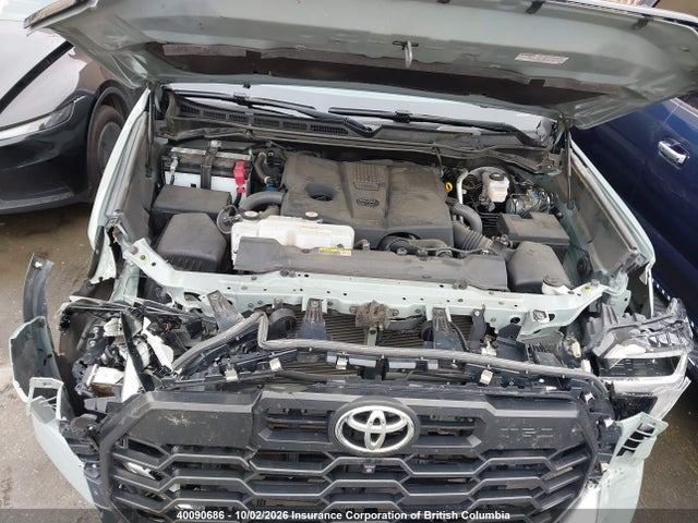Продажа на аукционе авто 2022 Toyota Tundra Crewmax Limited, vin: 5TFJA5DB1NX028138, номер лота: 40090686