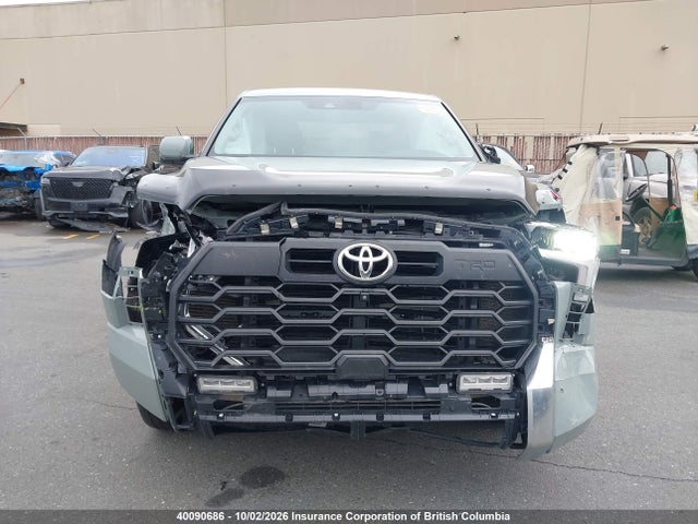 Продажа на аукционе авто 2022 Toyota Tundra Crewmax Limited, vin: 5TFJA5DB1NX028138, номер лота: 40090686