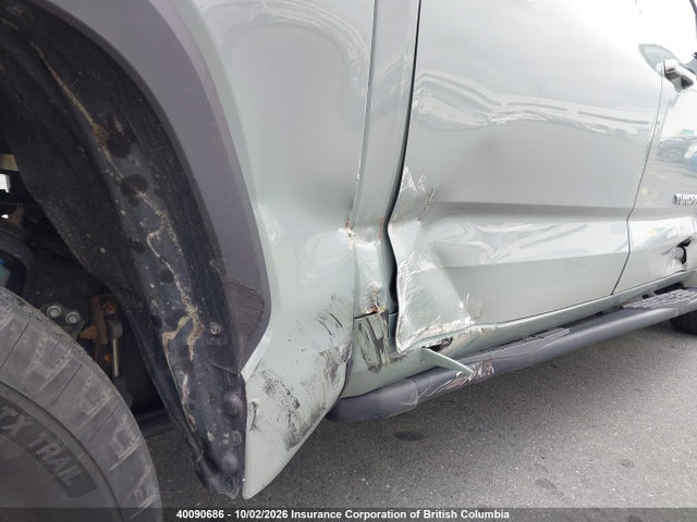 Продажа на аукционе авто 2022 Toyota Tundra Crewmax Limited, vin: 5TFJA5DB1NX028138, номер лота: 40090686