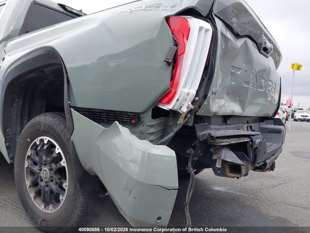 Продажа на аукционе авто 2022 Toyota Tundra Crewmax Limited, vin: 5TFJA5DB1NX028138, номер лота: 40090686