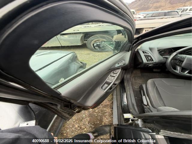 Ford Focus 2015 1FADP3K2XFL327516 Image 8