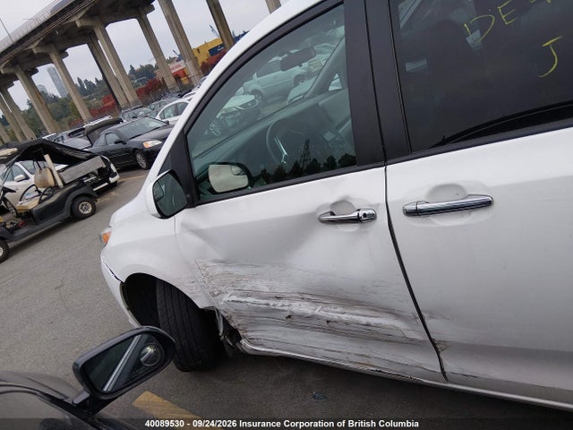5TDZK3DC9GS765058 Toyota Sienna