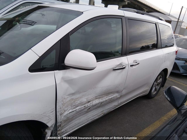 5TDZK3DC9GS765058 Toyota Sienna