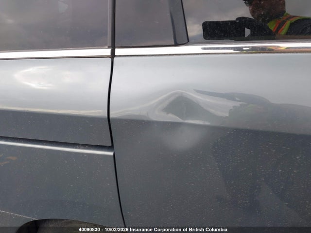 40090830 :رقم المزاد ، JN8AE2KP4B9013252 vin ، 2011 Nissan Quest مزاد بيع
