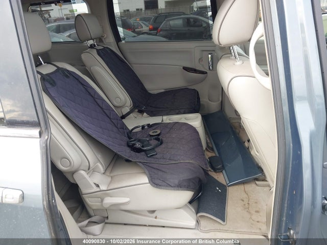 40090830 :رقم المزاد ، JN8AE2KP4B9013252 vin ، 2011 Nissan Quest مزاد بيع