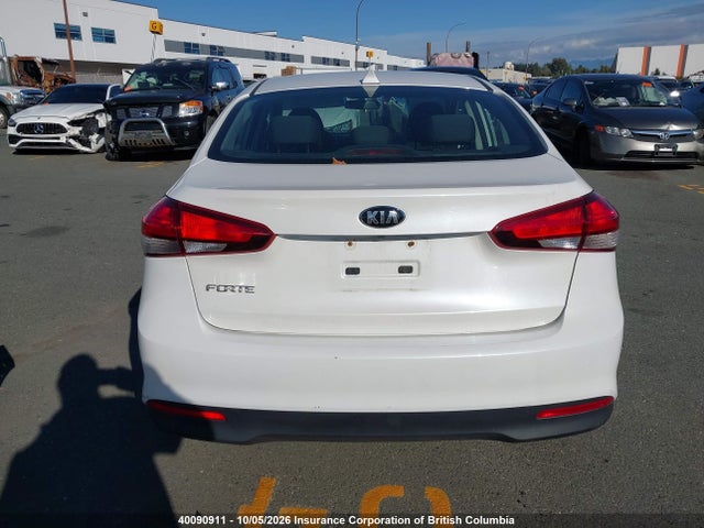 KIA Forte 2018 3KPFL4A7XJE255445 Image 16