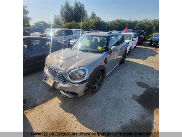 Mini Cooper Countryman All4 2018 WMZYV5C39J3E04747 Image 2
