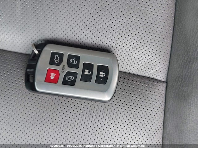 Продаж на аукціоні авто 2015 Toyota Sienna Xle/limited, vin: 5TDDK3DC1FS105363, номер лоту: 40090926