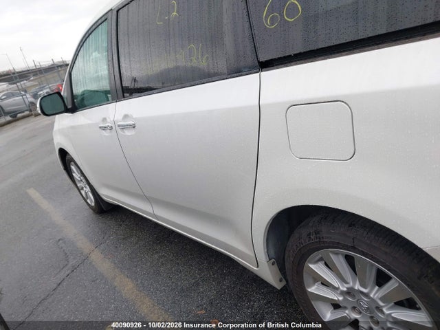 Продаж на аукціоні авто 2015 Toyota Sienna Xle/limited, vin: 5TDDK3DC1FS105363, номер лоту: 40090926