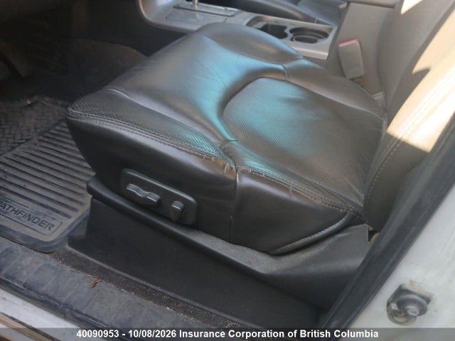 40090953 :رقم المزاد ، 5N1AR18W35C756464 vin ، 2005 Nissan Pathfinder Se Off-road مزاد بيع