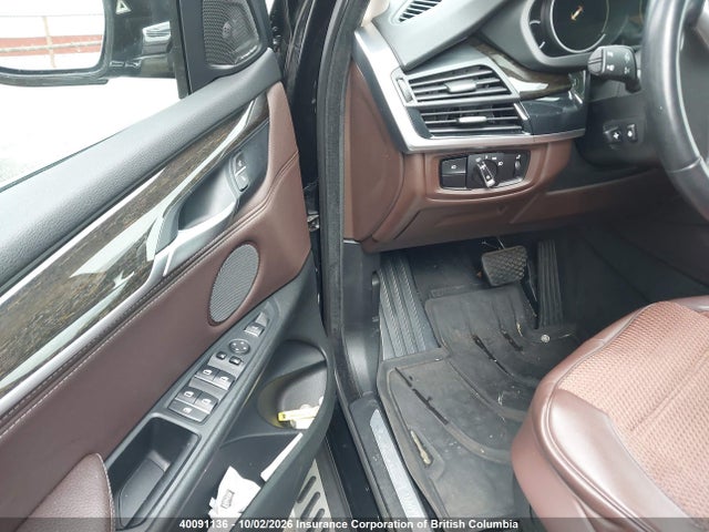 40091136 :رقم المزاد ، 5UXKR0C53F0P11978 vin ، 2015 Bmw X5 مزاد بيع