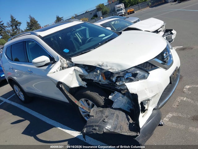 2015 Nissan Rogue S/sl/sv მანქანა იყიდება აუქციონზე, vin: 5N1AT2MT9FC858663, აუქციონის ნომერი: 40088301