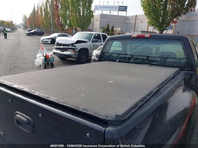 40091289 :رقم المزاد ، 1GTEC14W8YZ231558 vin ، 2000 Gmc New Sierra C1500 مزاد بيع