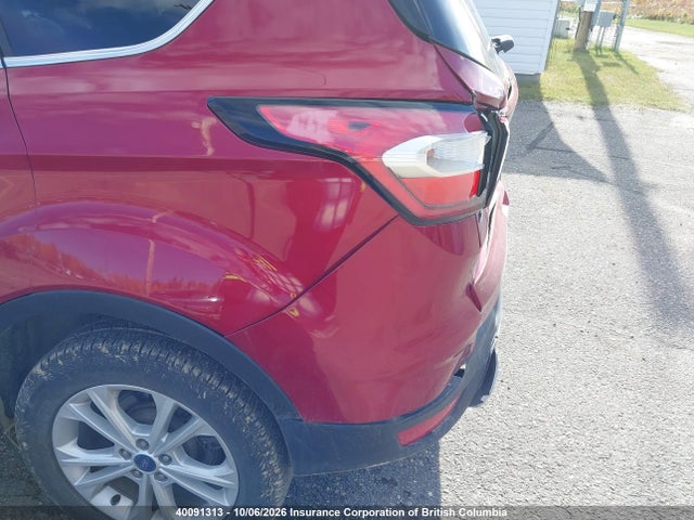 40091313 :رقم المزاد ، 1FMCU0GD7HUD98236 vin ، 2017 Ford Escape Se مزاد بيع