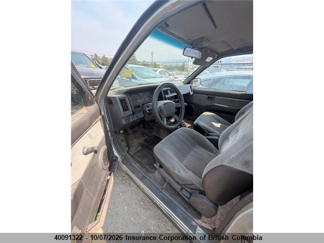 40091322 :رقم المزاد ، JN6HD16Y4PX423012 vin ، 1993 Nissan D21 King Cab مزاد بيع