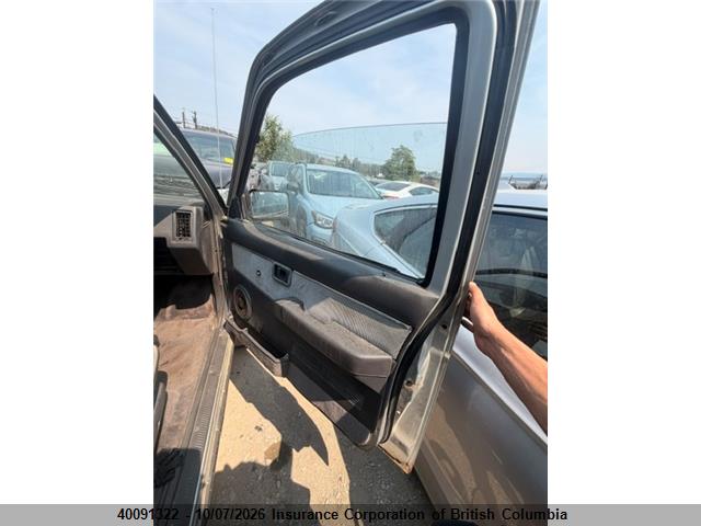 40091322 :رقم المزاد ، JN6HD16Y4PX423012 vin ، 1993 Nissan D21 King Cab مزاد بيع